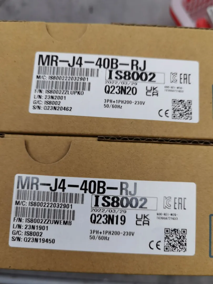 MELSERVO-J4 servo amp, 400 W – image 1 of 3