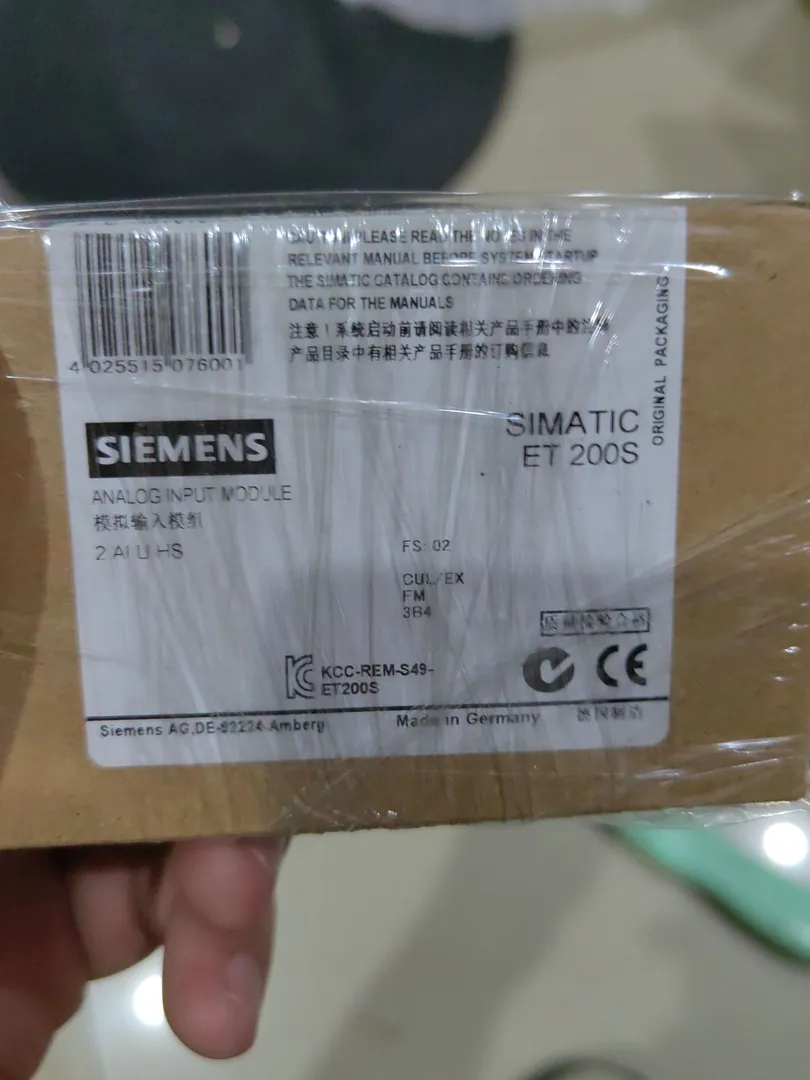 ET 200S analog input module – image 1 of 3