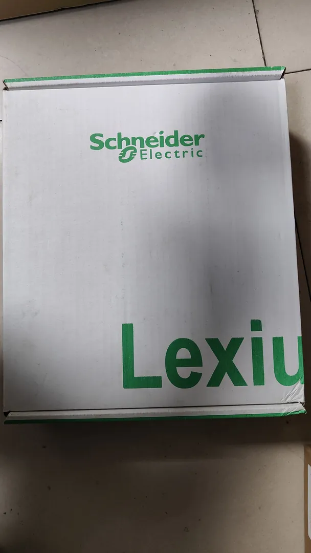 Lexium 32A servo drive – image 1 of 3