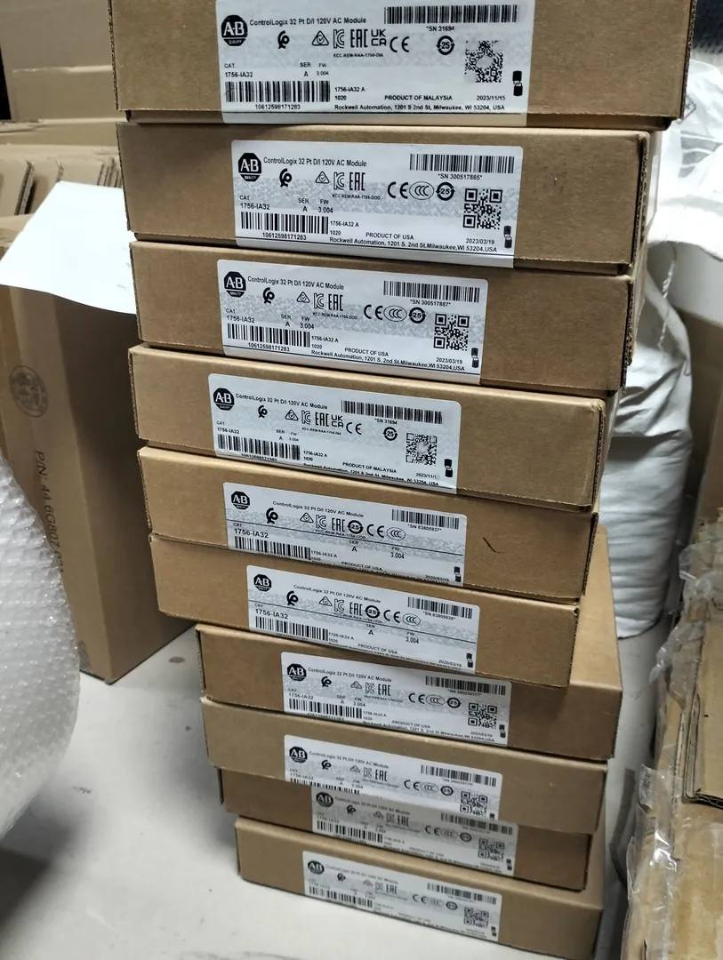 ControlLogix 1756 digital input module (32 points) – image 1 of 3