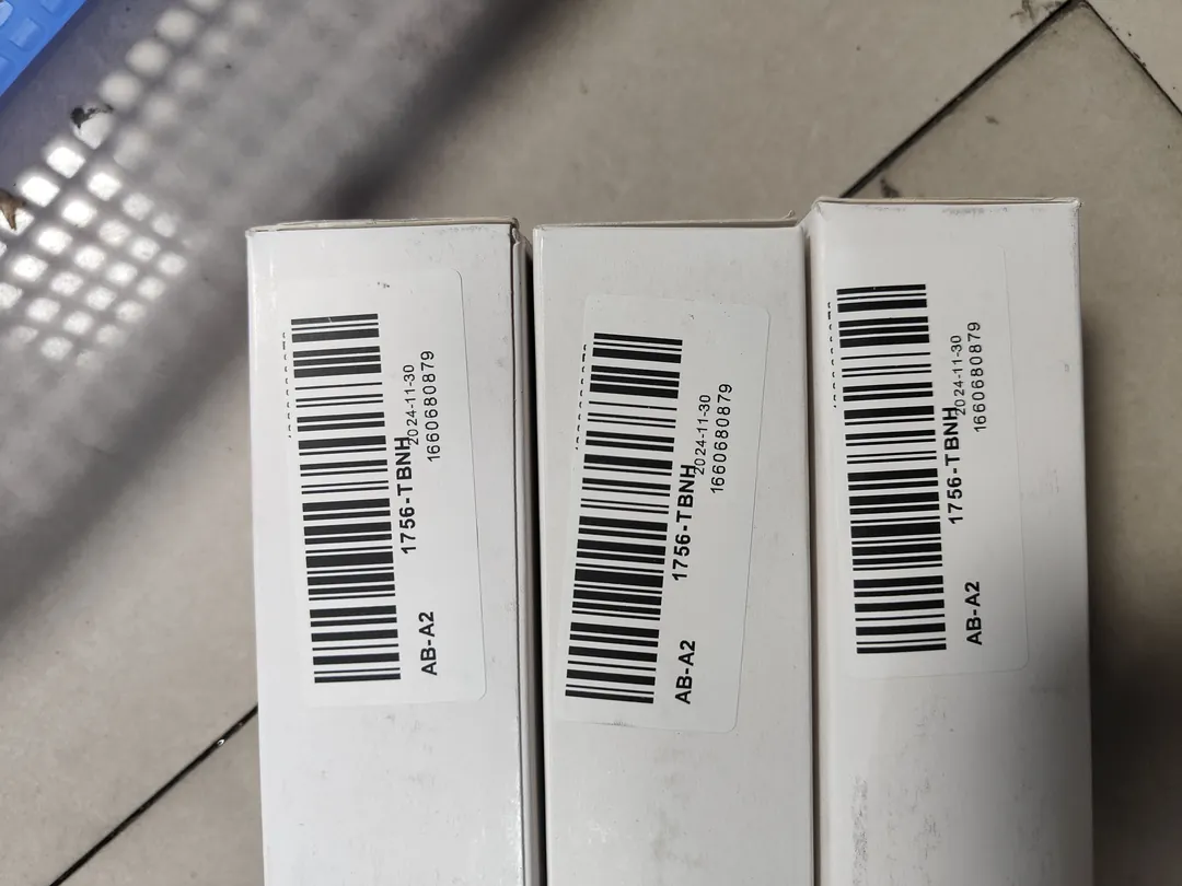 20-pin screw-clamp RTB – image 1 of 3