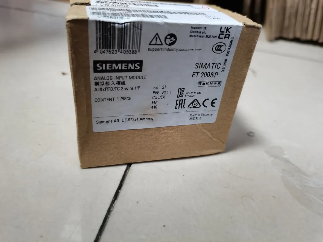 ET 200SP analog input module – image 1 of 3