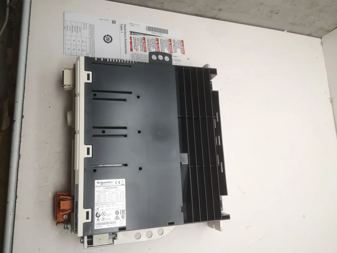 Lexium 32M servo drive – image 1 of 3