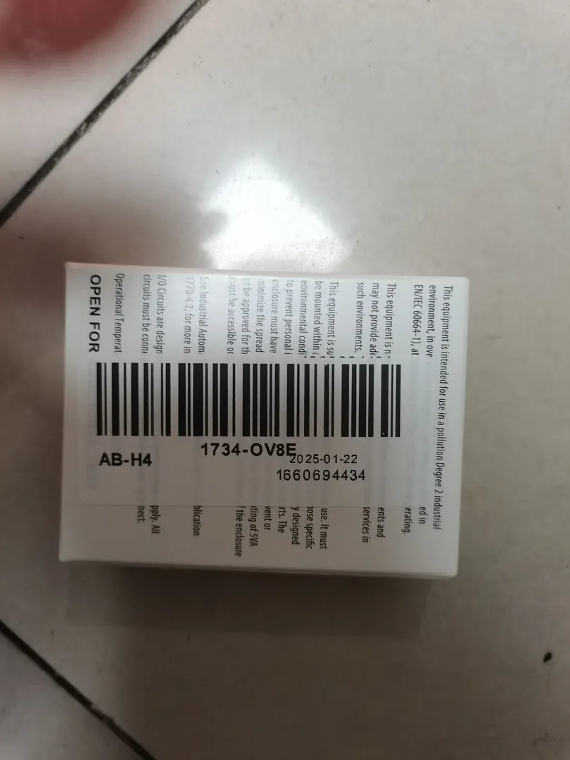POINT I/O (1734) digital output module (8 points) – image 1 of 3