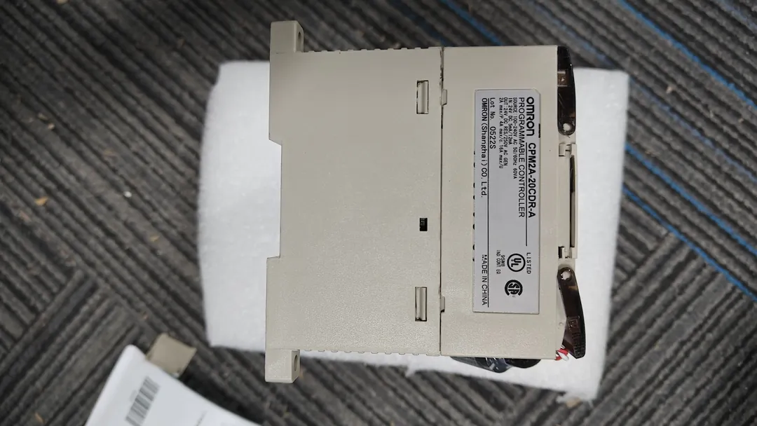 CPM2A PLC 20-pt – image 1 of 3