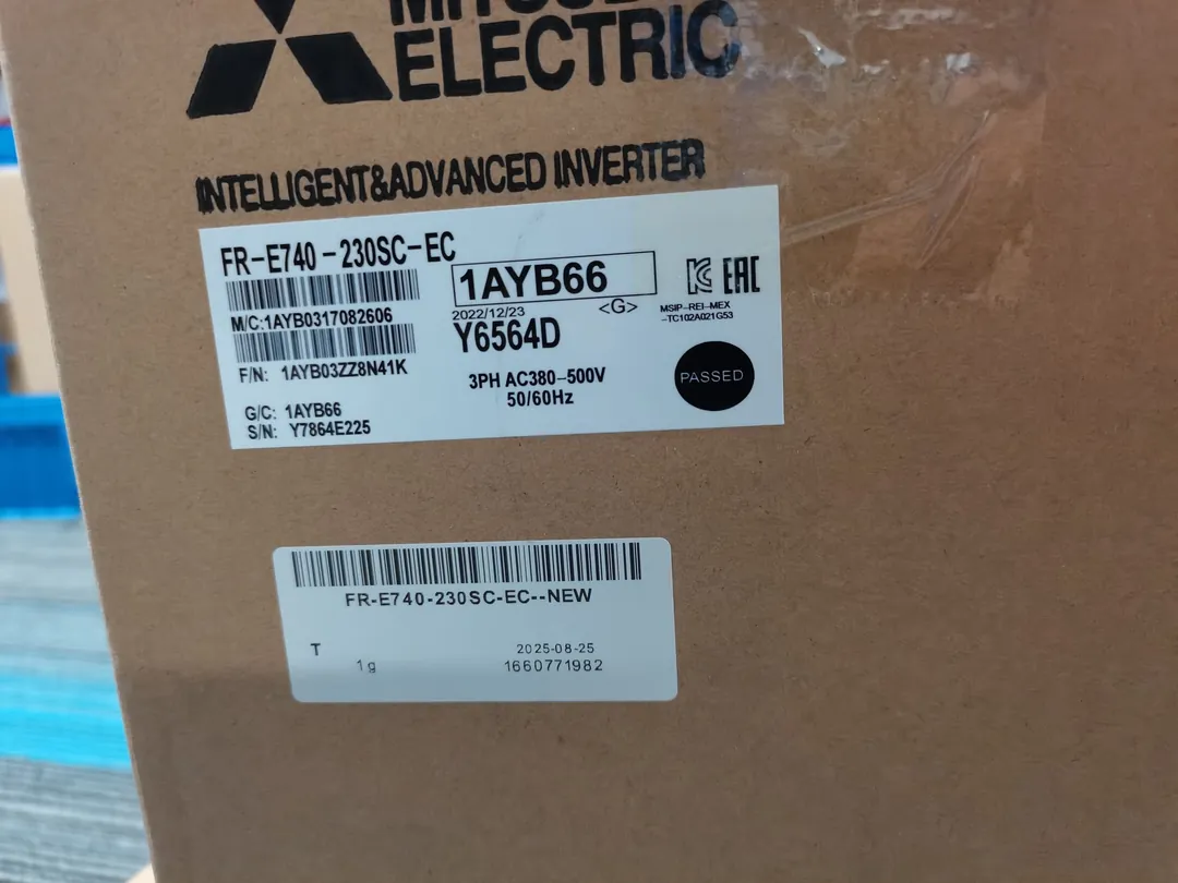 FREQROL-E700 inverter – image 1 of 3