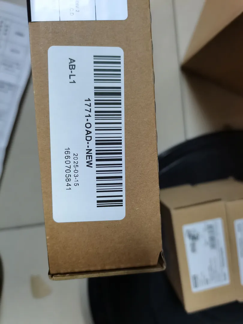 Digital output module (16×120 V AC) – image 1 of 3