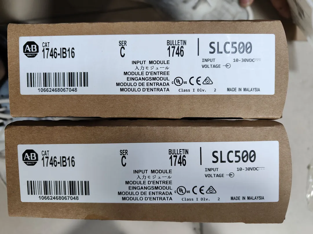 SLC 500 (1746) digital input module (16 points) – image 1 of 3