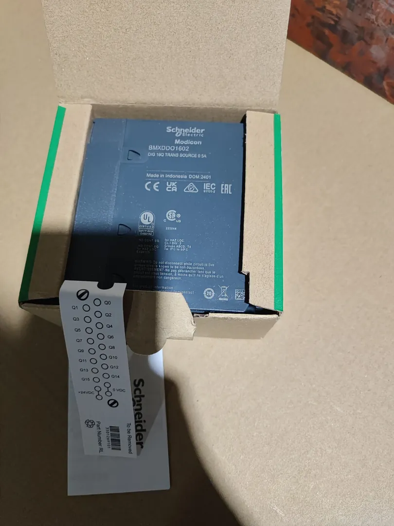 Digital output module (16, transistor) – image 1 of 3